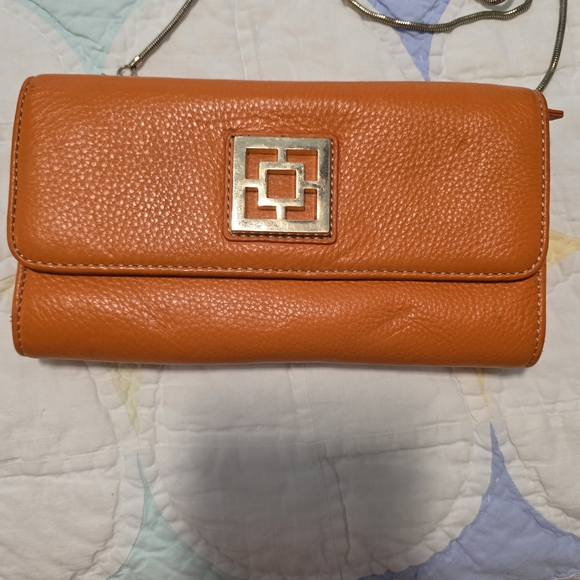 Trina Turk Pebbled Leather Clutch Organizer With Gold Shoulder Chain - MSRP $200 - Picture 12 of 12